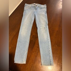 Hollister Skinny Jeans. 3 Pair All 5R (27X31) Two classic blue One light blue